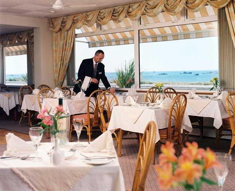 The Samares Coast Hotel & Apartments 圣赫利尔泽西 餐厅 照片